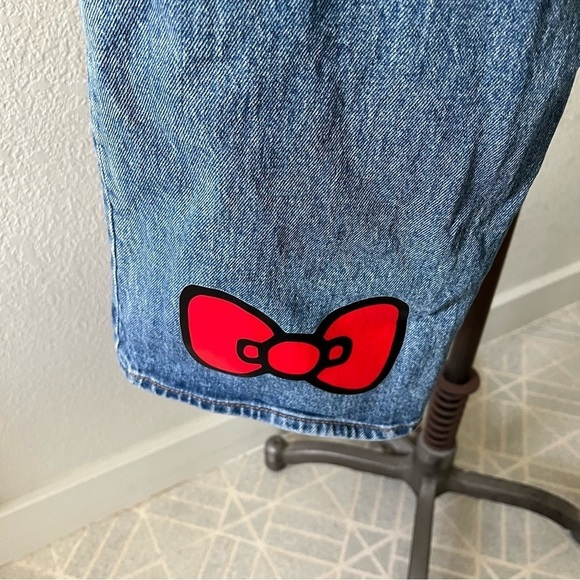 LEVIS x HELLO KITTY sz 29 Ribcage Straight Denim Blue Jeans High Rise - Picture 10 of 13